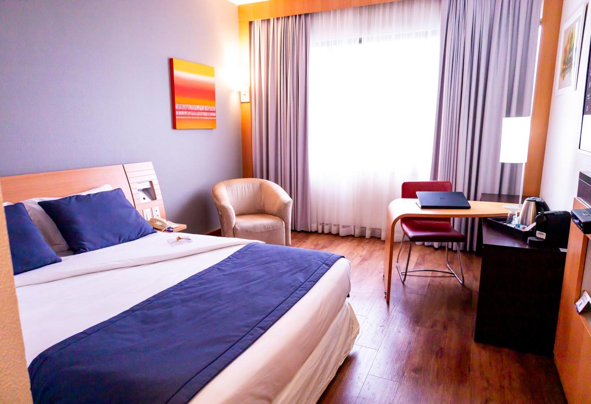 Novotel Porto Alegre Tres Figueiras Exterior photo